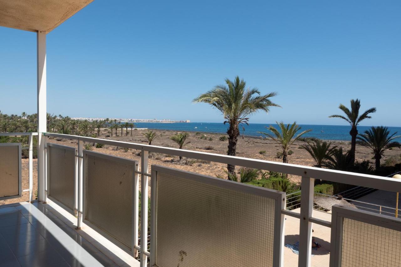 Torrevieja junto cala ferris Exterior foto